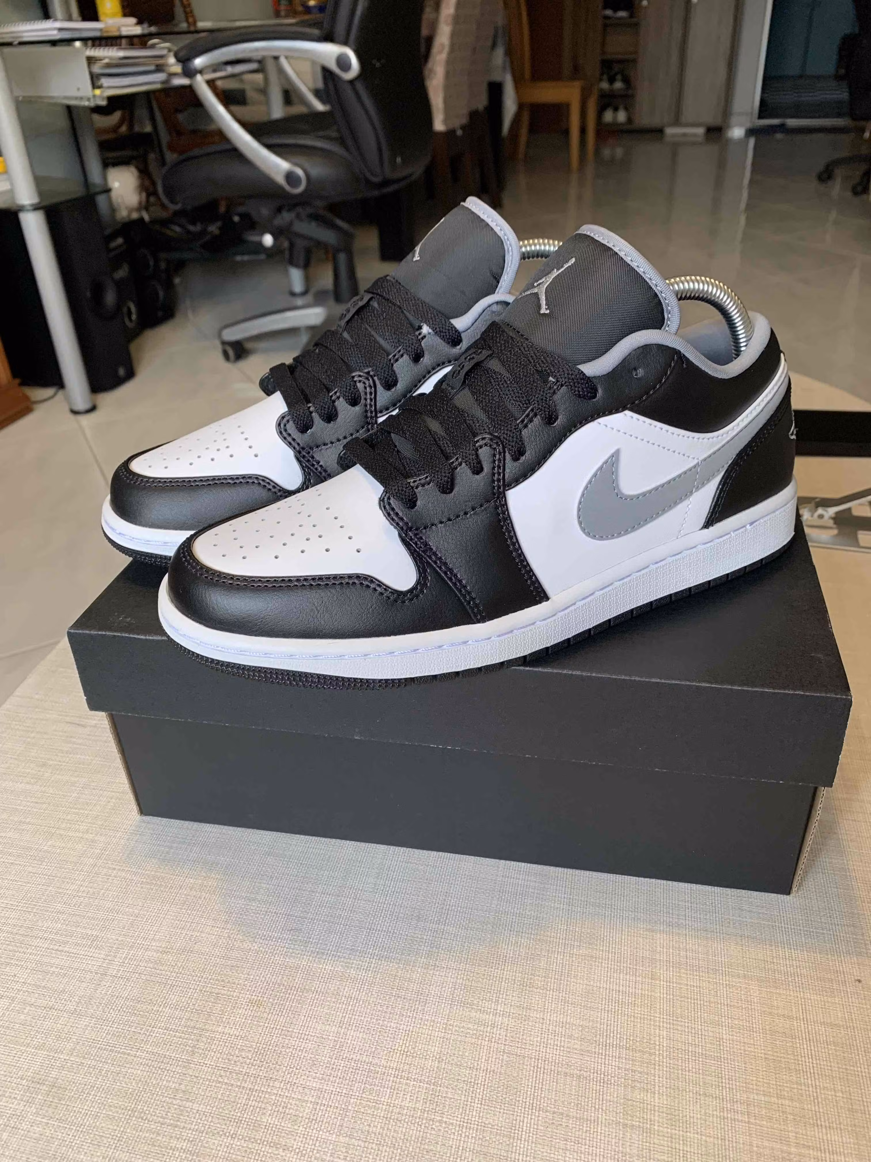 Air Jordan 1 Low 'Black Medium Grey' 553558-040 Air Jordan 1 Low 'Black Medium Grey' 553558-040